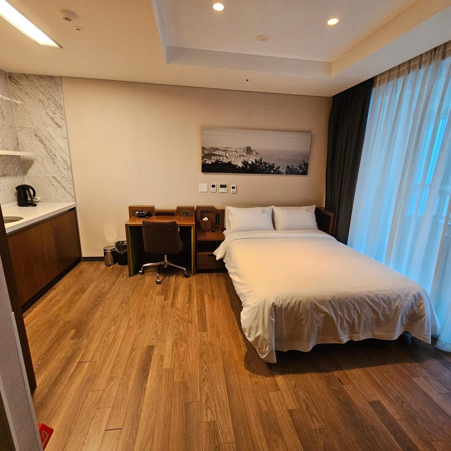 W Residence Hotel Пусан Екстериор снимка