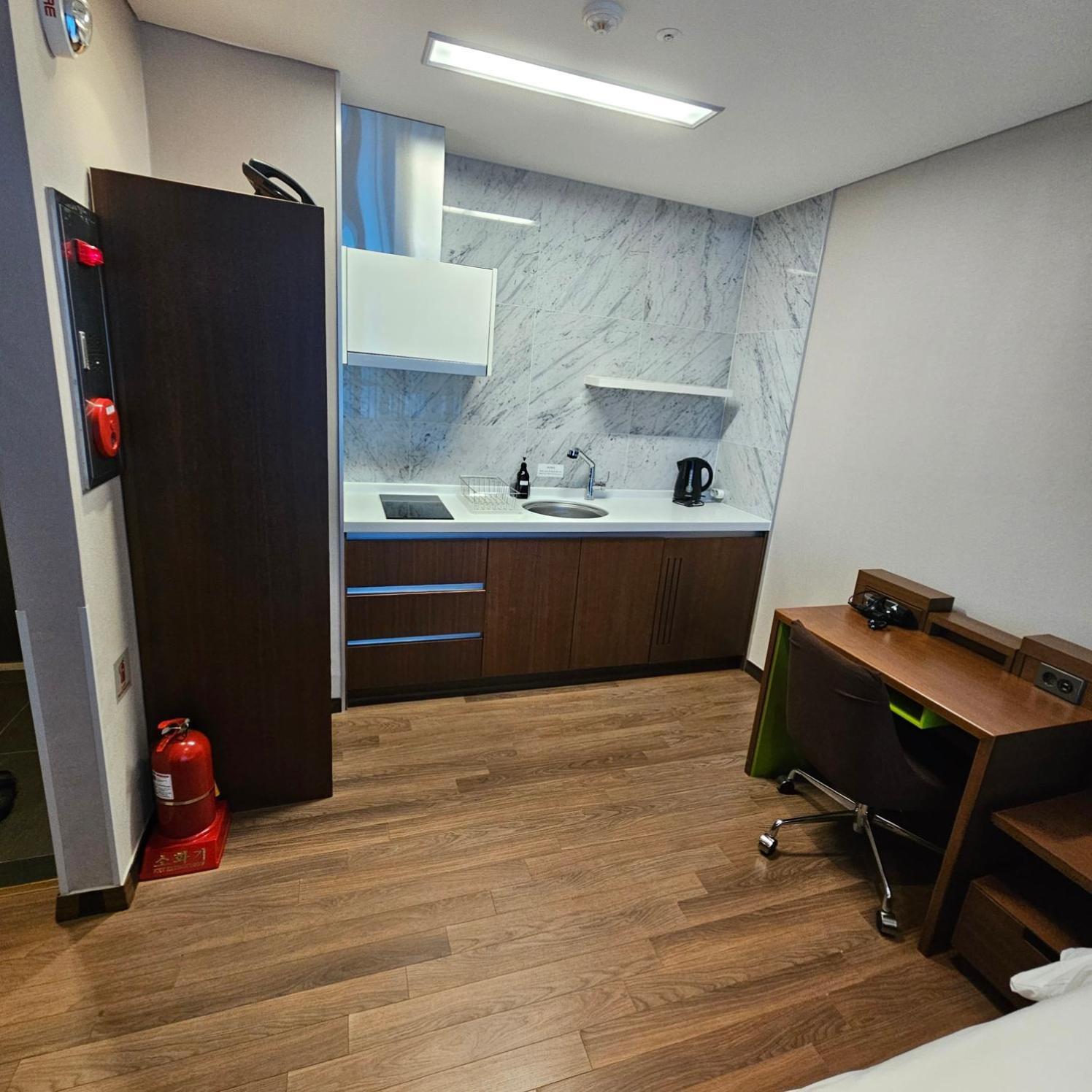 W Residence Hotel Пусан Екстериор снимка