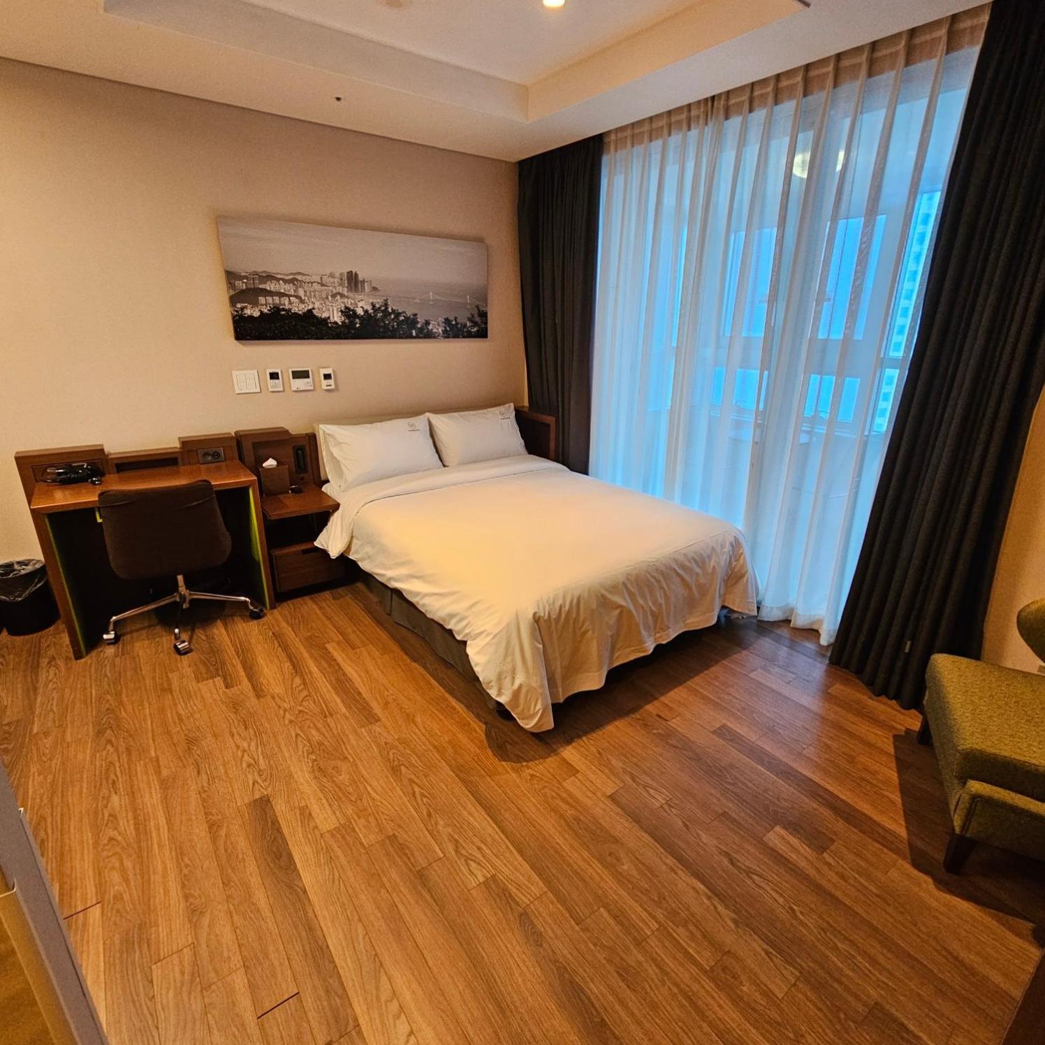 W Residence Hotel Пусан Екстериор снимка