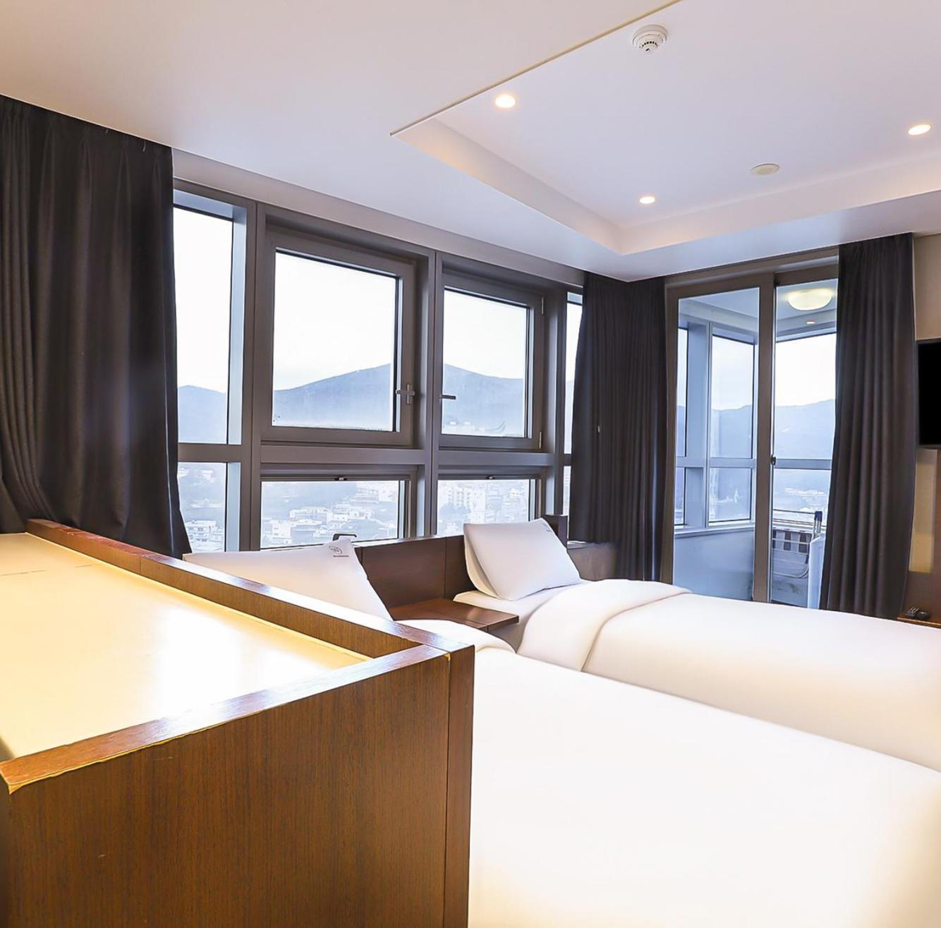 W Residence Hotel Пусан Екстериор снимка