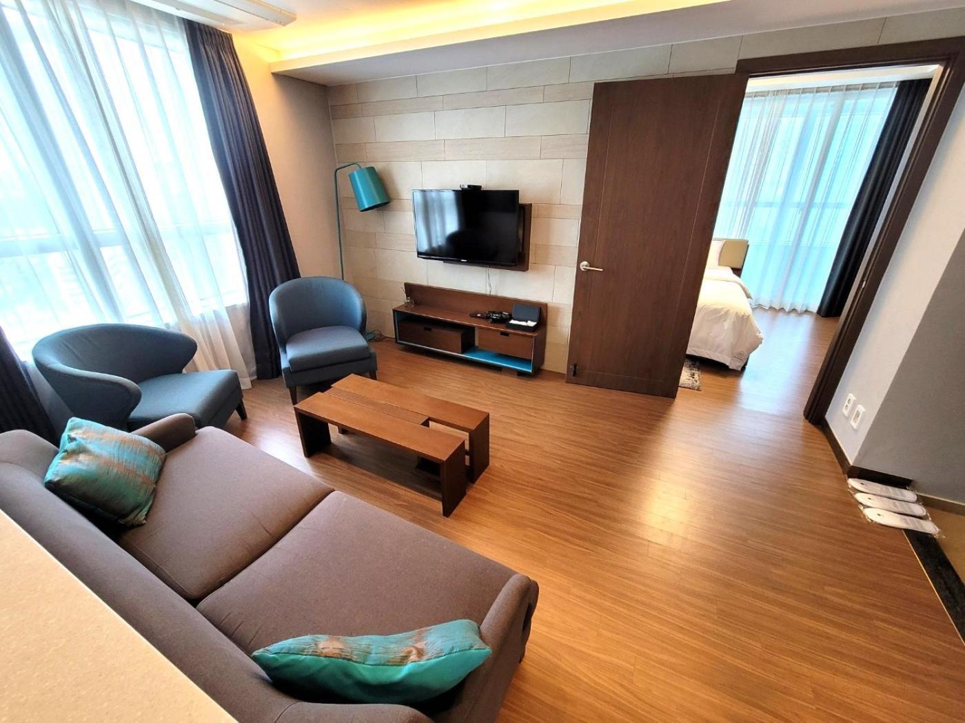 W Residence Hotel Пусан Екстериор снимка