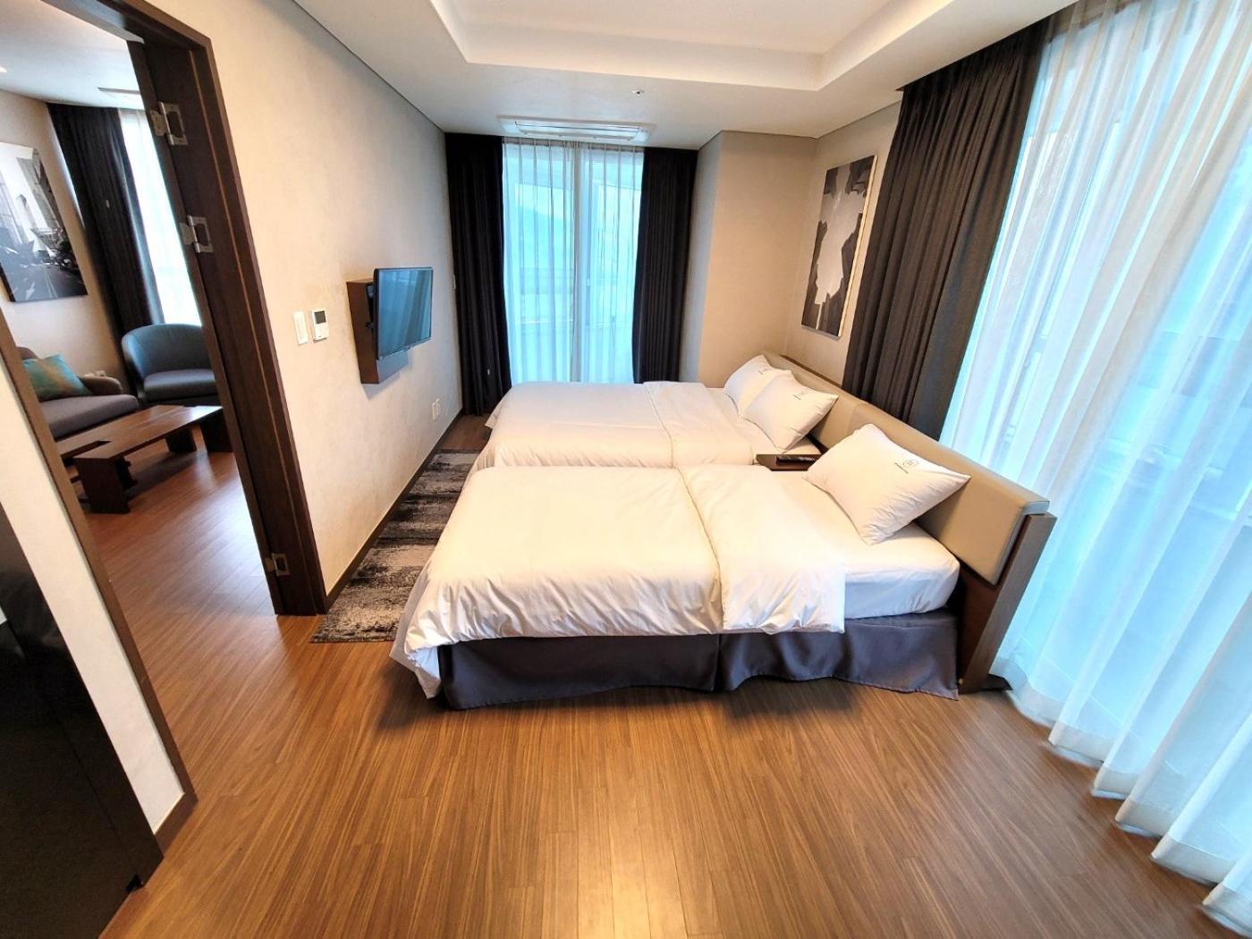 W Residence Hotel Пусан Екстериор снимка