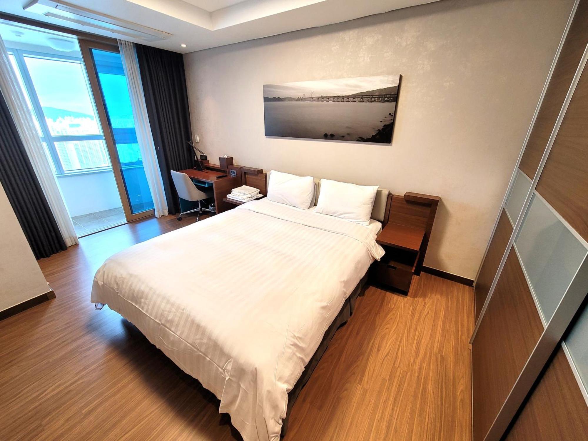 W Residence Hotel Пусан Екстериор снимка