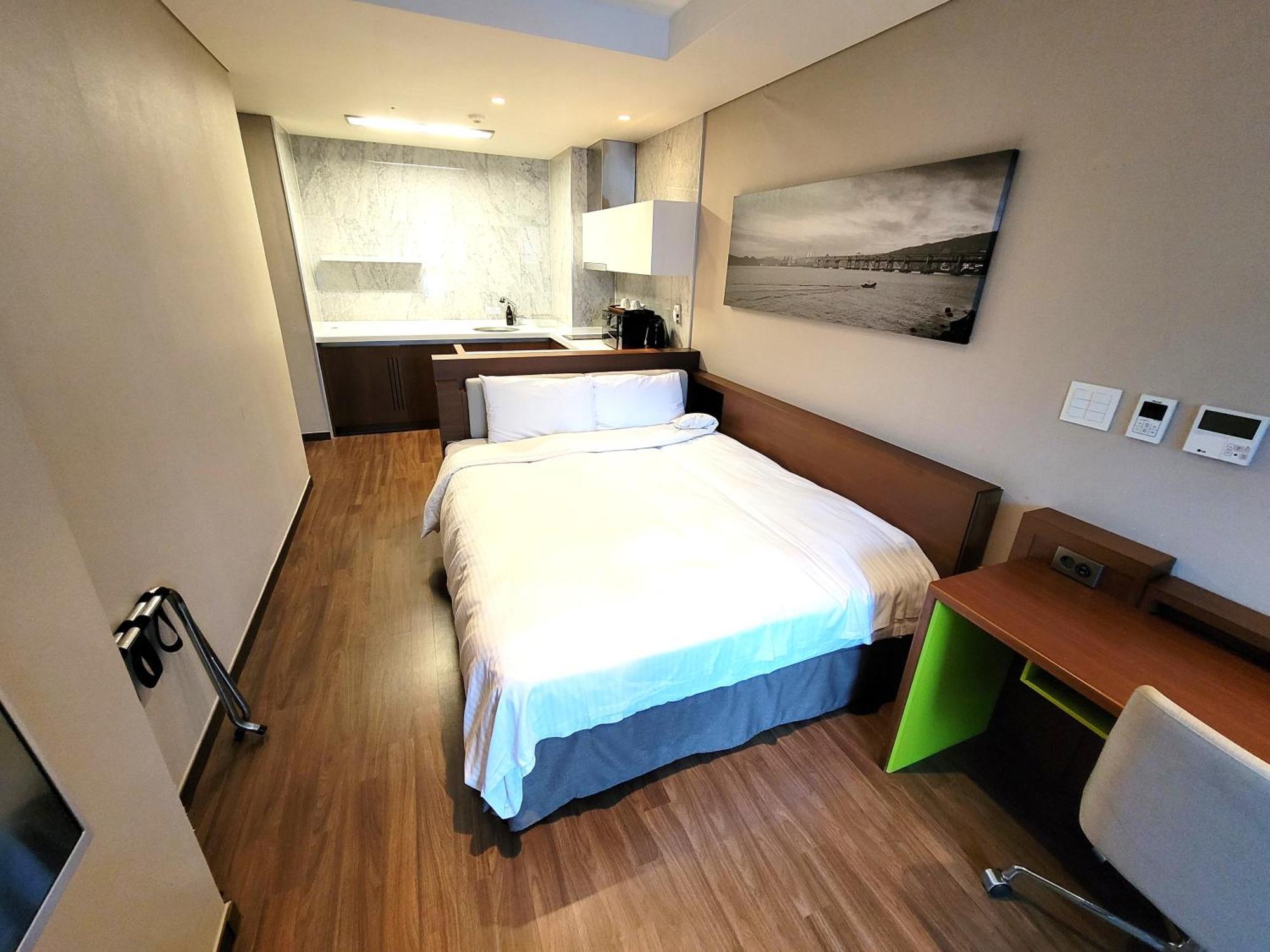 W Residence Hotel Пусан Екстериор снимка