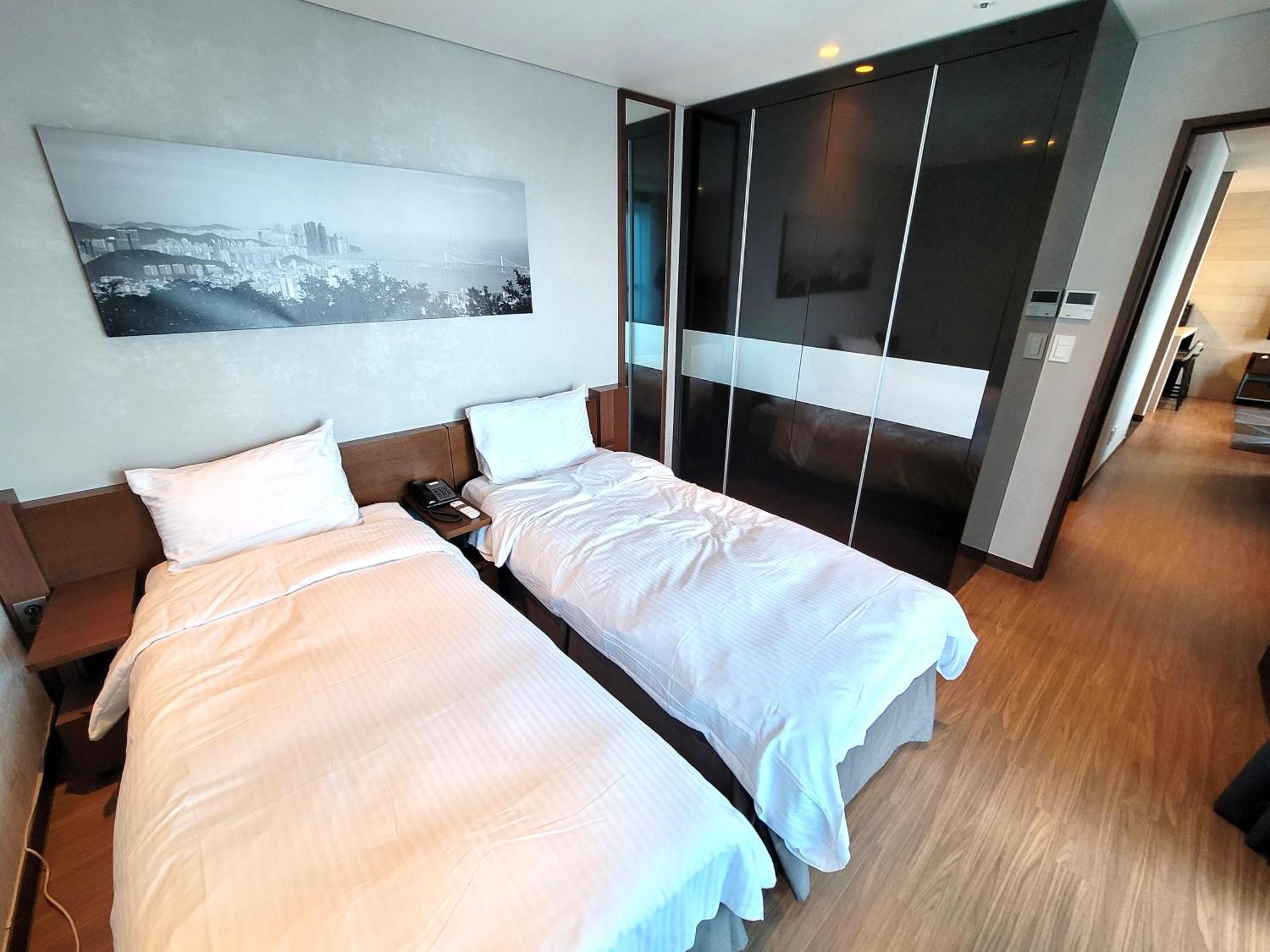 W Residence Hotel Пусан Екстериор снимка