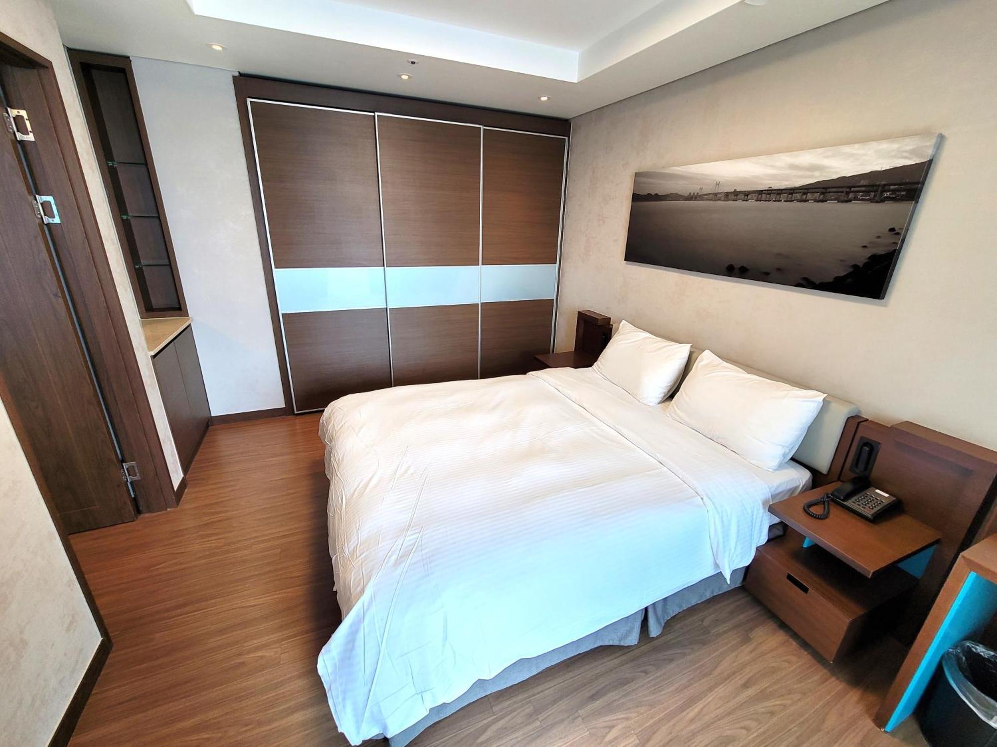 W Residence Hotel Пусан Екстериор снимка