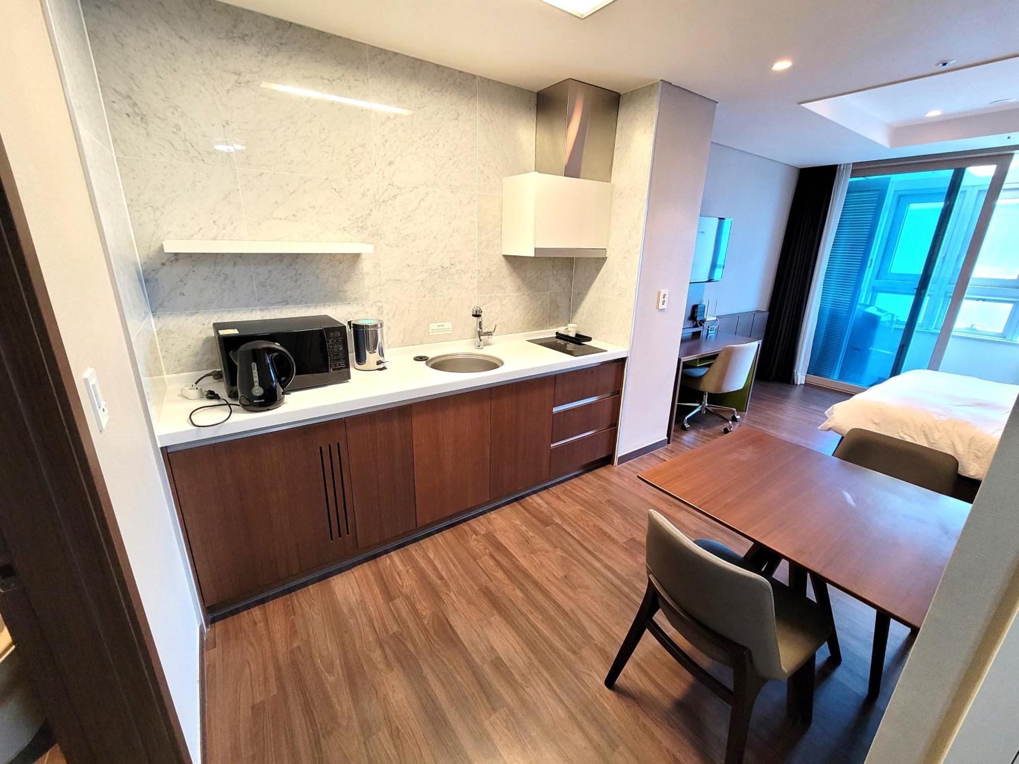 W Residence Hotel Пусан Екстериор снимка